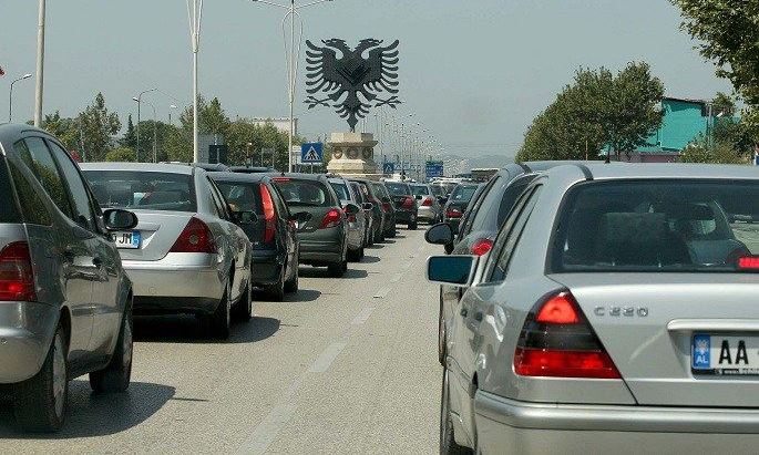 Jo takse per makinat me gaz, ministri i Mjedisit kunder rritjes se akcizes